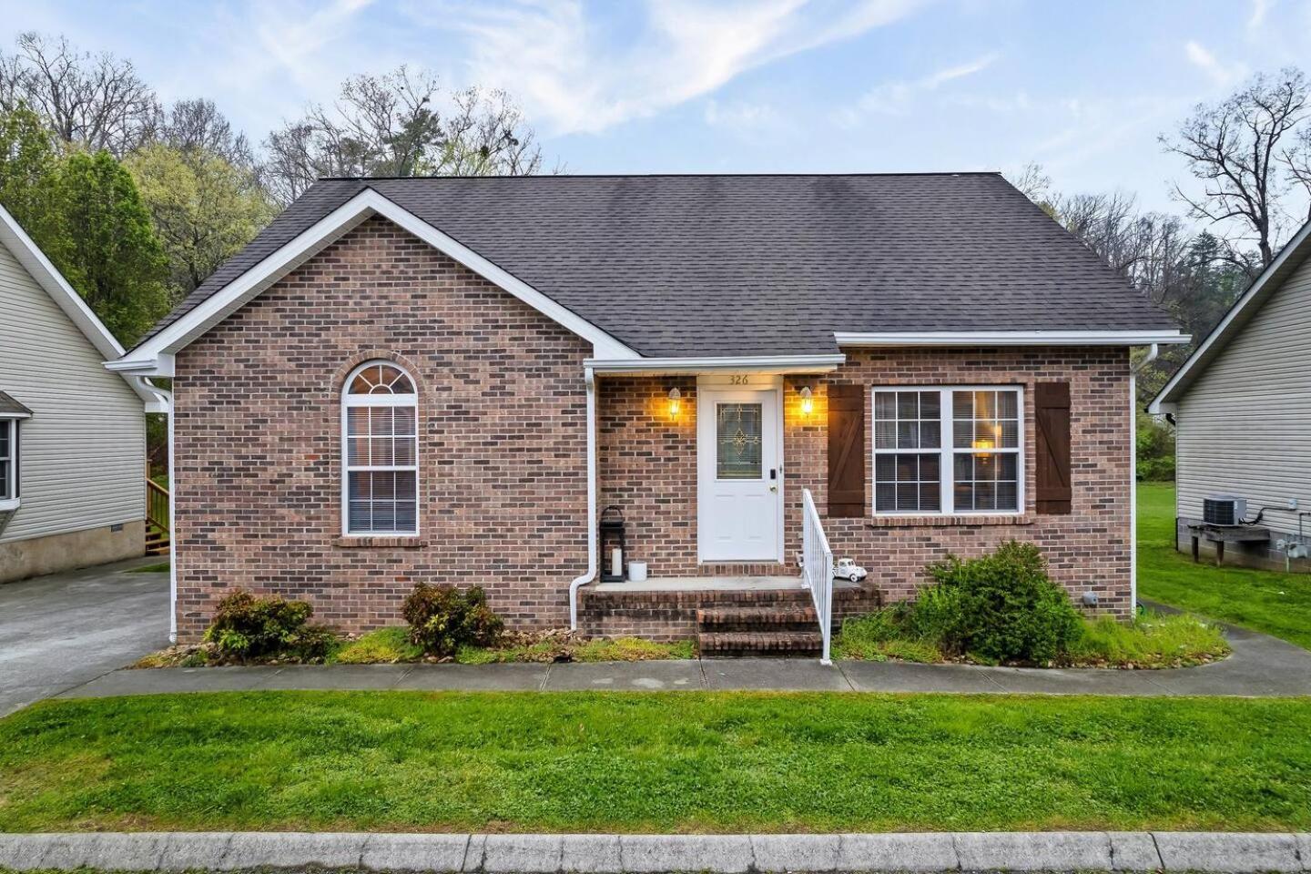 비둘기 포지 1 Mile To Pkwy, Pets, Hot Tub, Creekside, Porch 빌라 외부 사진