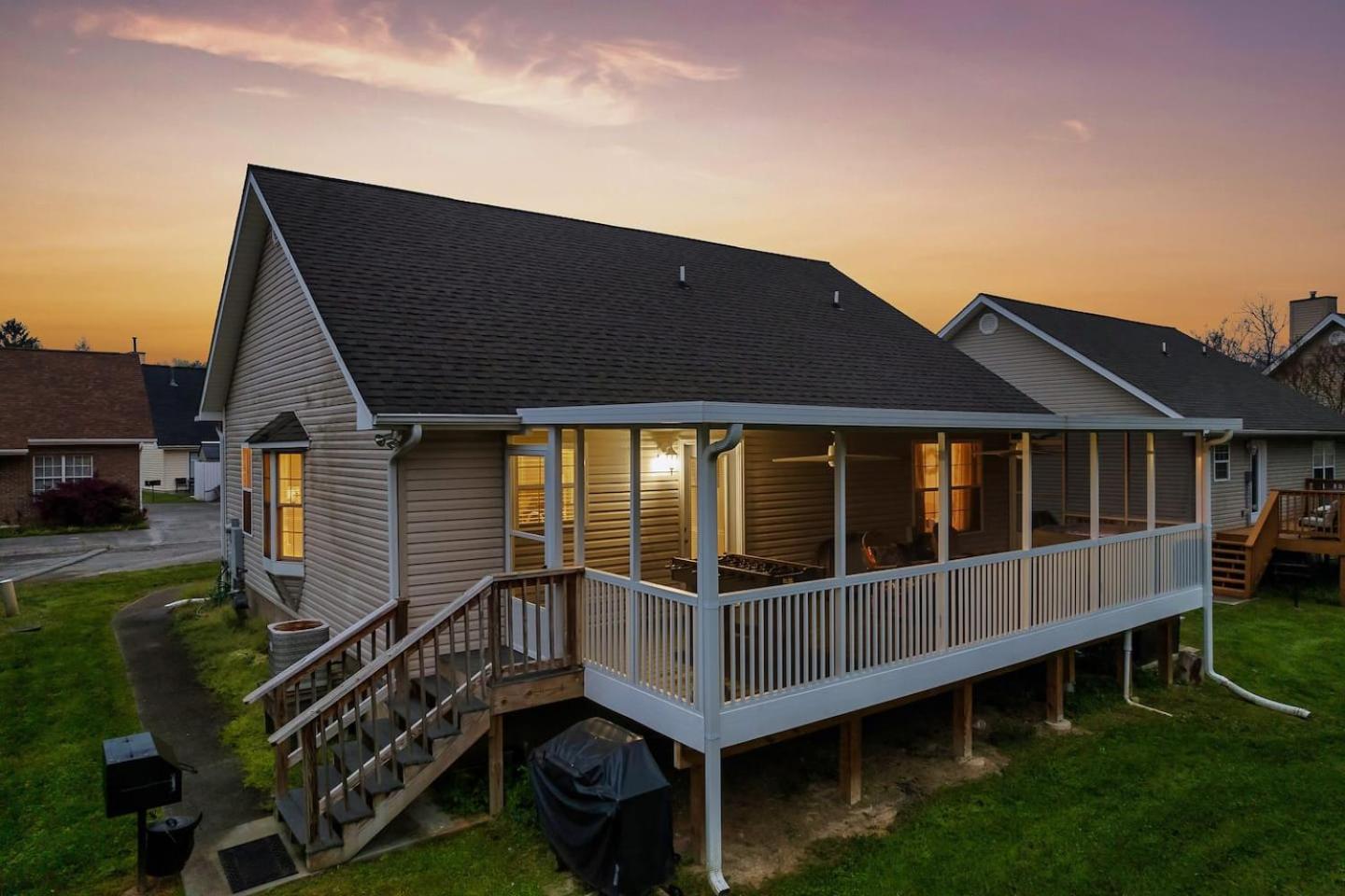 비둘기 포지 1 Mile To Pkwy, Pets, Hot Tub, Creekside, Porch 빌라 외부 사진