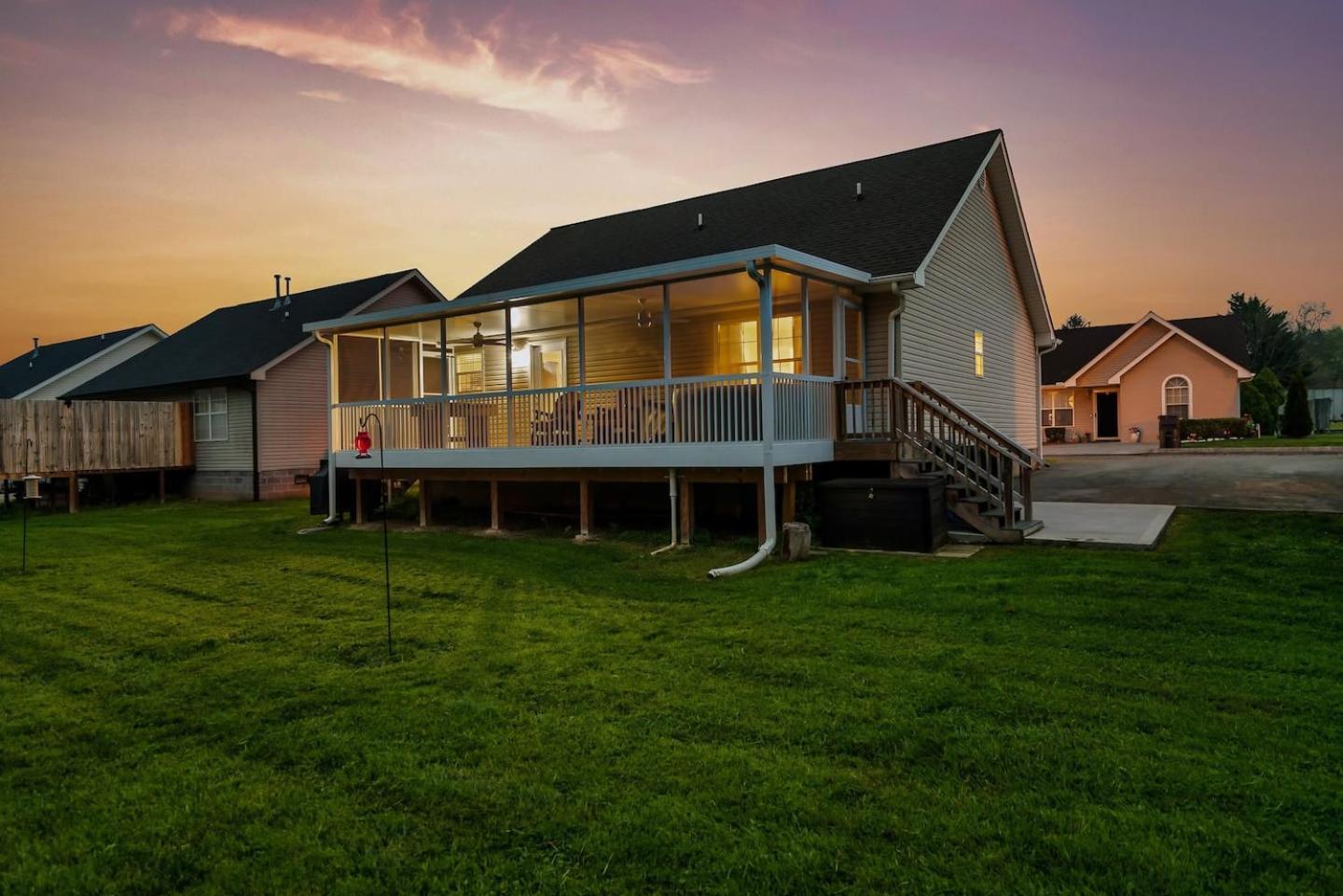 비둘기 포지 1 Mile To Pkwy, Pets, Hot Tub, Creekside, Porch 빌라 외부 사진
