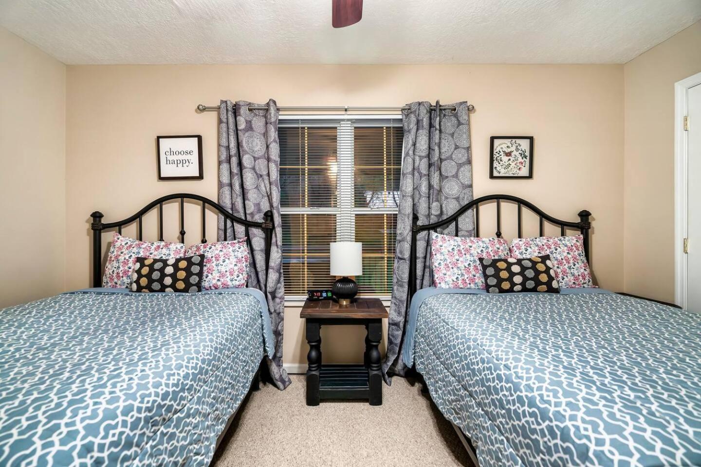 비둘기 포지 1 Mile To Pkwy, Pets, Hot Tub, Creekside, Porch 빌라 외부 사진