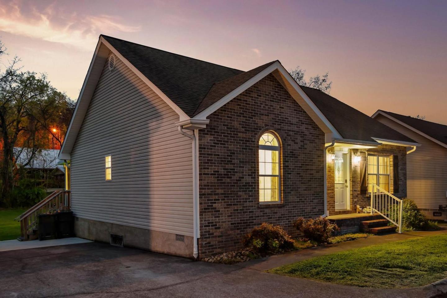 비둘기 포지 1 Mile To Pkwy, Pets, Hot Tub, Creekside, Porch 빌라 외부 사진